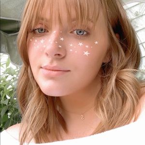 Meet your Posher, Selena